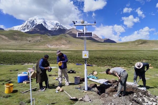 草原生态监测气象站图片2